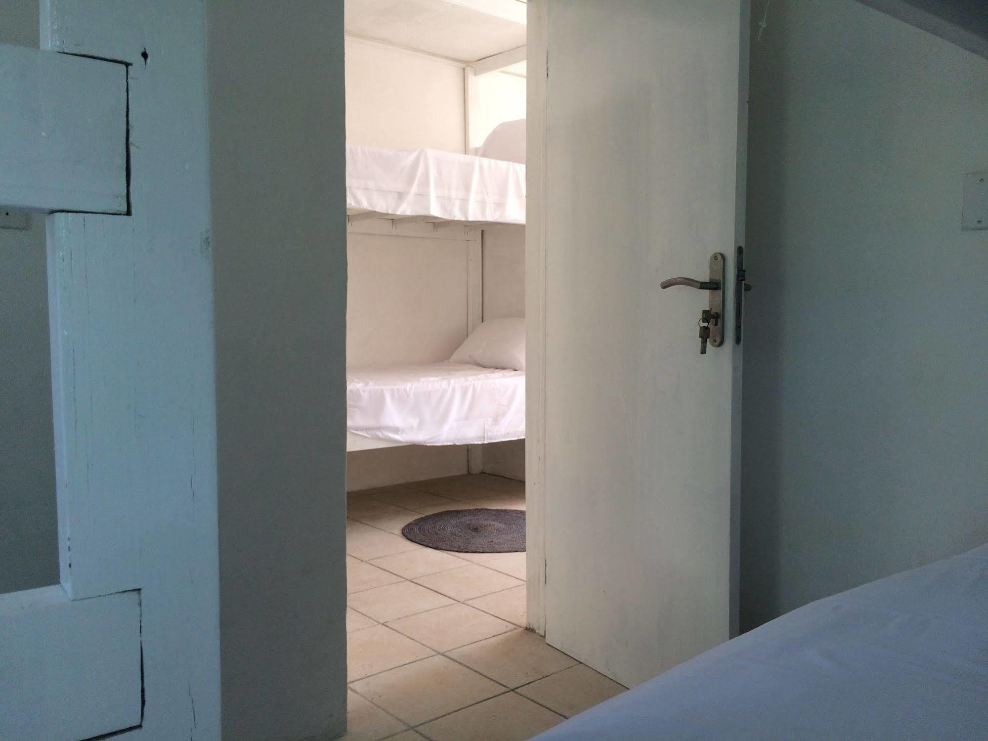 Vicky'S Keys Hostel Upper Princeʼs Quarter Εξωτερικό φωτογραφία